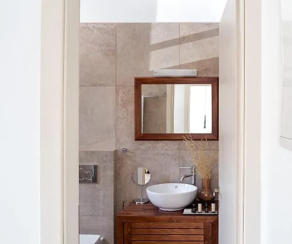 Vouno Luxury Villa *